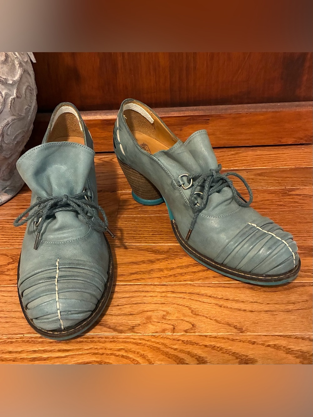 John Fluevog Mezzo Della Ruched Cap Toe Lace-Up Oxford - Size 8.5